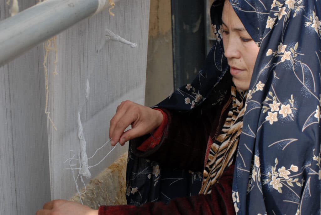 Afghan Artisan Hazara Woman Afghanistan Artisan Rugs